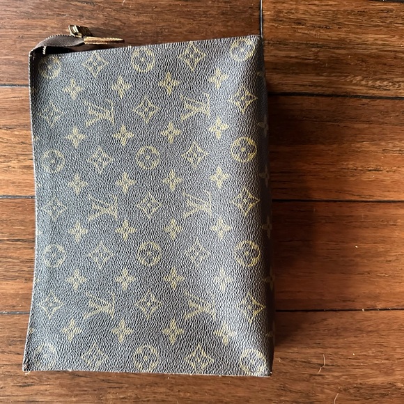 Authentic LV cosmetic or purse - Picture 1 of 5